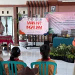 Hadirkan Pakar Psikologi, DWP UNAIR Ajak Siswa Kenali Dampak Penggunaan Gadget