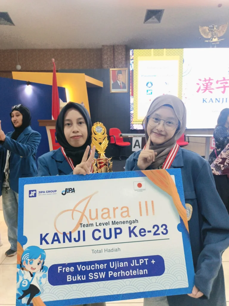 Tim UNAIR Raih Juara Ketiga Lomba Kanji Cup Level Menengah 