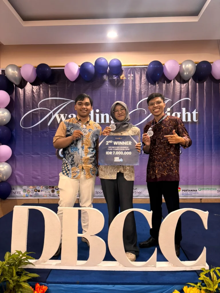 Mahasiswa UNAIR Raih Juara II The 18th DBCC lewat Strategi AREK