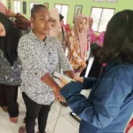 Perkuat Kemandirian Kader, TEP UNAIR Dampingi Pengelolaan Peralatan Kesehatan Posyandu Prafi