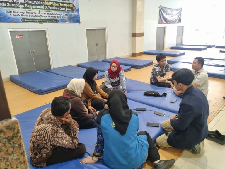 GARKA UNAIR Dampingi Pemulihan Psikologis Keluarga Korban Kapal Virgo