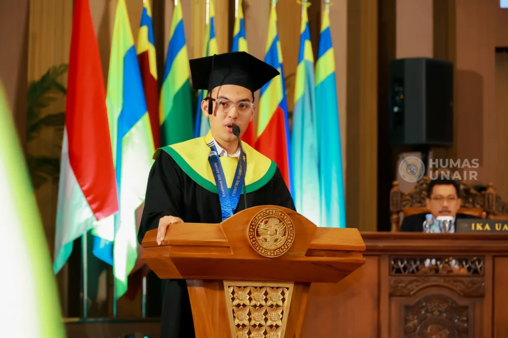 Perwakilan Wisudawan Tekankan Pentingnya Keseimbangan Ilmu dan Kepekaan Sosial