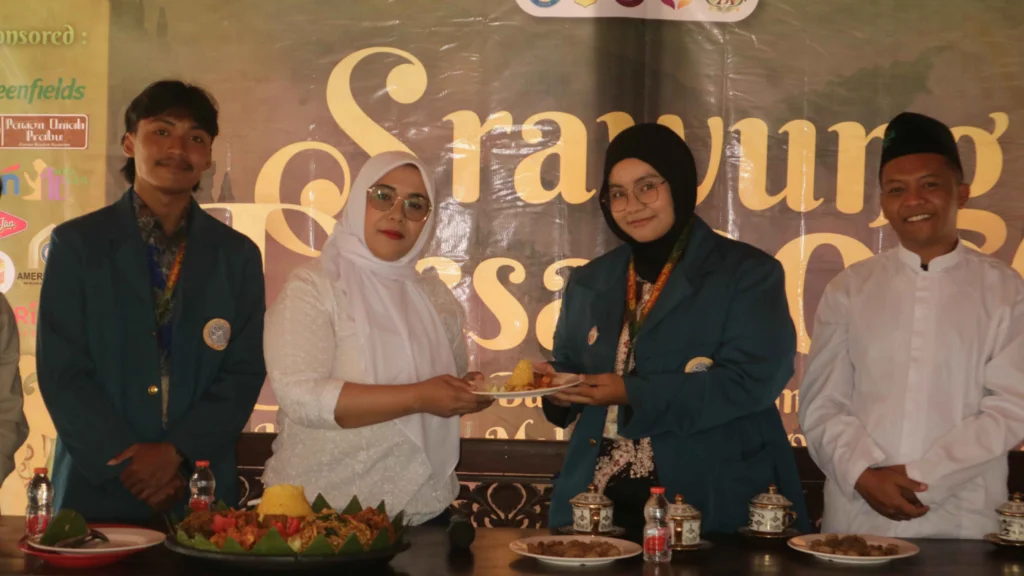 Simbolis Pemotongan Tumpeng dipembukaan Srawung Desa 2026