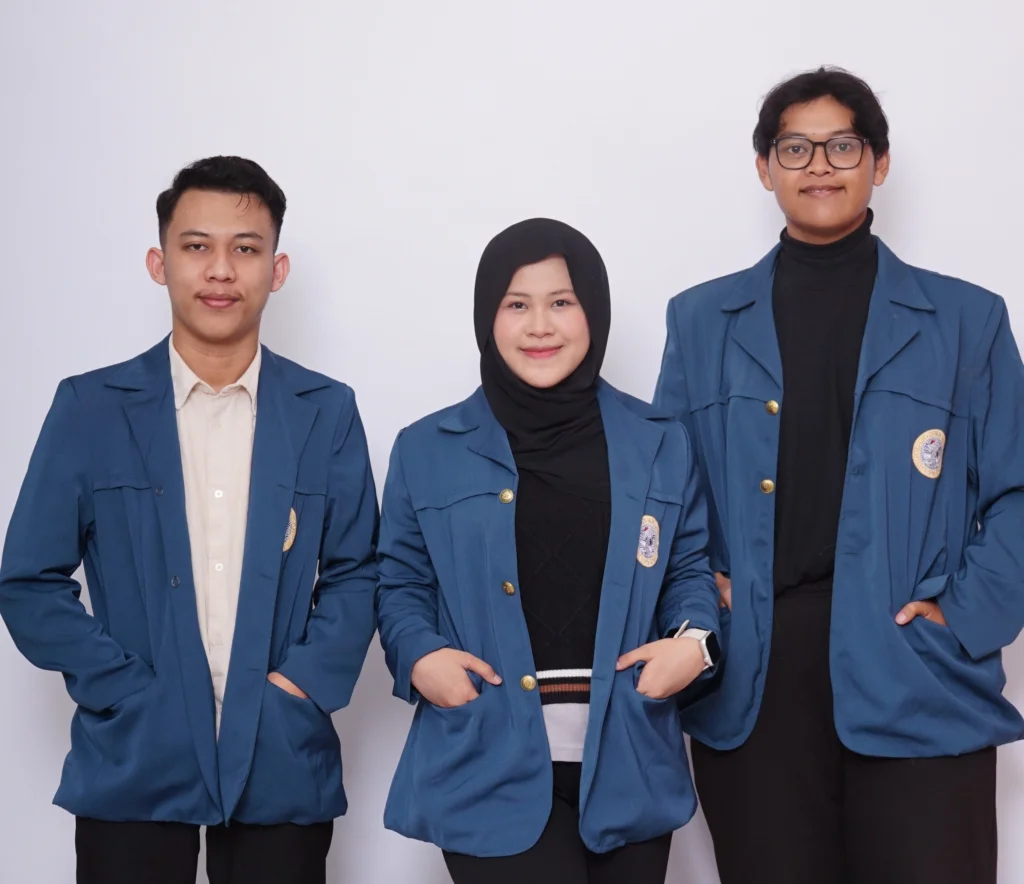 Tim Indra Ganz, salah satu tim Universitas Airlangga lolos Gemastik 2026 divisi penambangan data (Foto : Tim Indra Ganz).