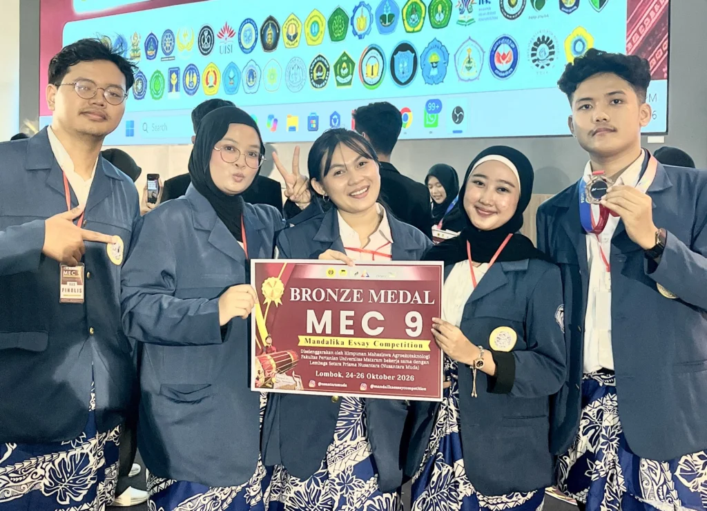 Tim mahasiswa FPK UNAIR raih Bronze Medal dalam ajang Mandalika Essay Competition 2026 (Foto : Istimewa).
