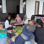 UNAIR Dampingi Kader Prafi Tingkatkan Kualitas Kemasan Produk