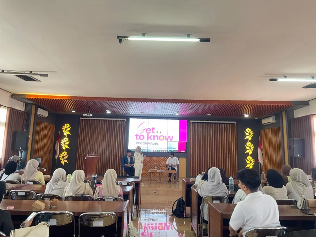 Sharing session BERDIKSI 2026 di Aula Dinas Kesehatan Banyuwangi, Sabtu (3/10/2026). (Dok. B-PHA UNAIR)