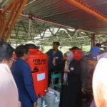 Wujudkan Pengabdian Berdampak, UNAIR Fasilitasi Perbanyakan Formulasi Mikroba di Desa Pojok
